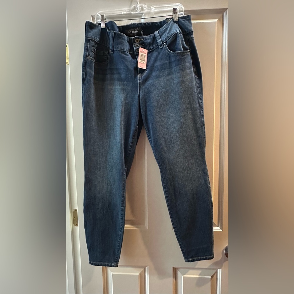 NEW w/ Tags TORRID JEGGING Medium-Dark Wash Sz 16 reg